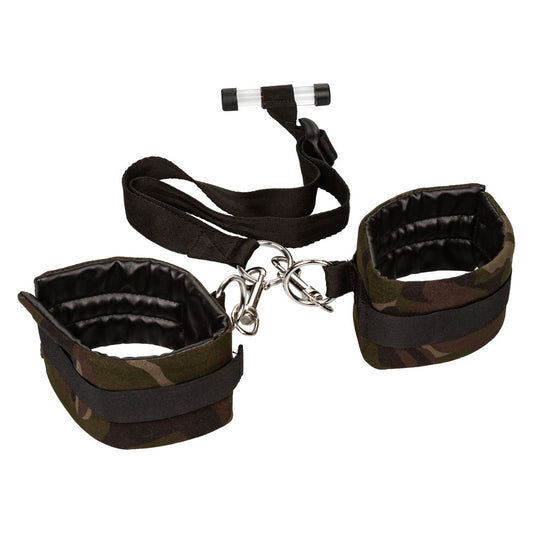 "Colt Camo Over the Door Cuffs SE6915353"